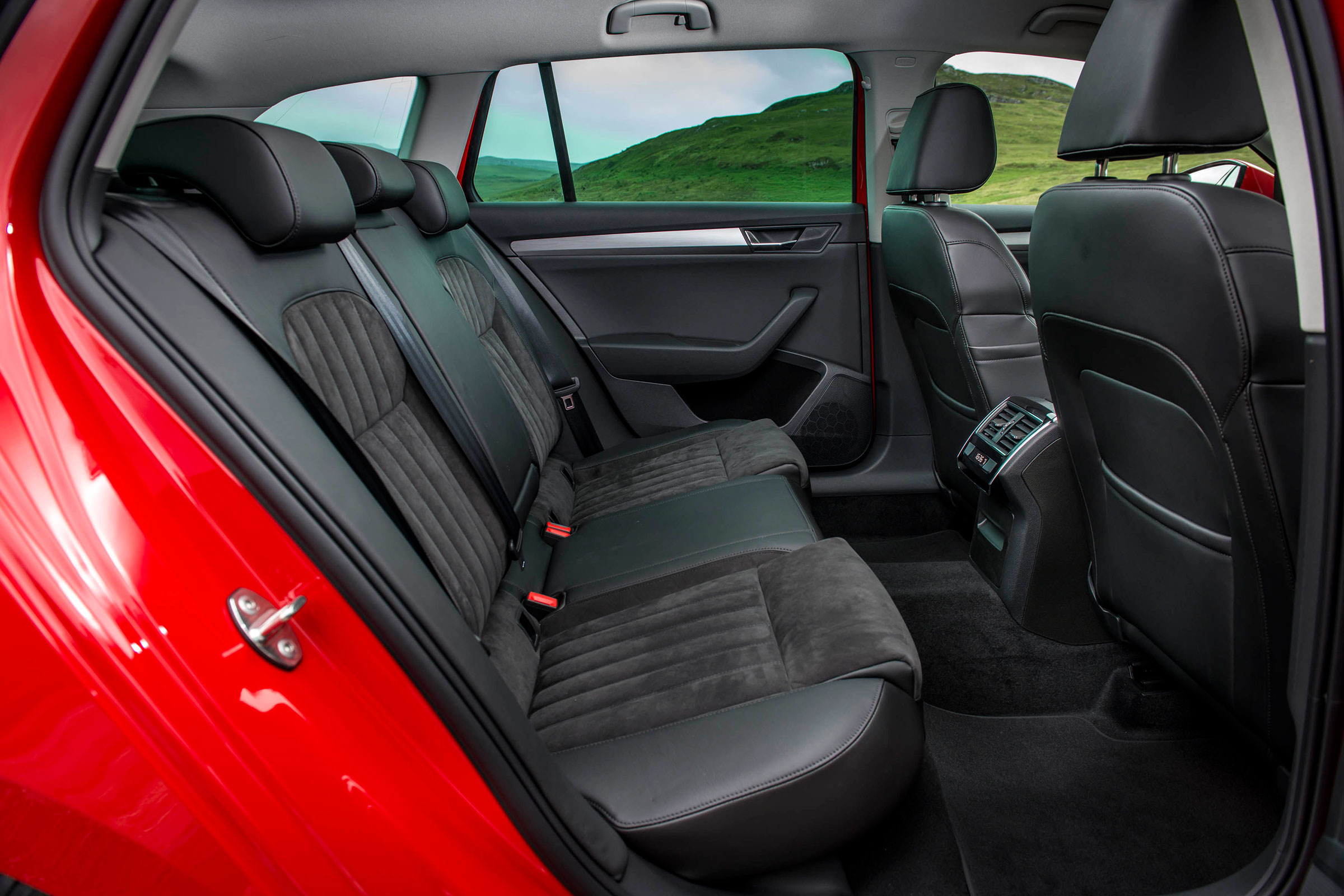 Skoda Superb Estate - rear seats