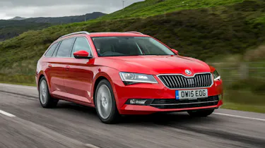 Skoda Superb Estate - front tracking