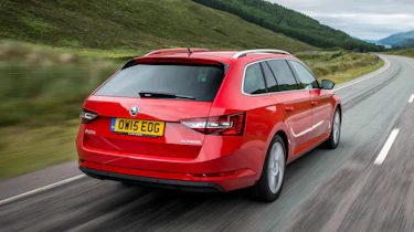 Skoda Superb Estate - rear tracking