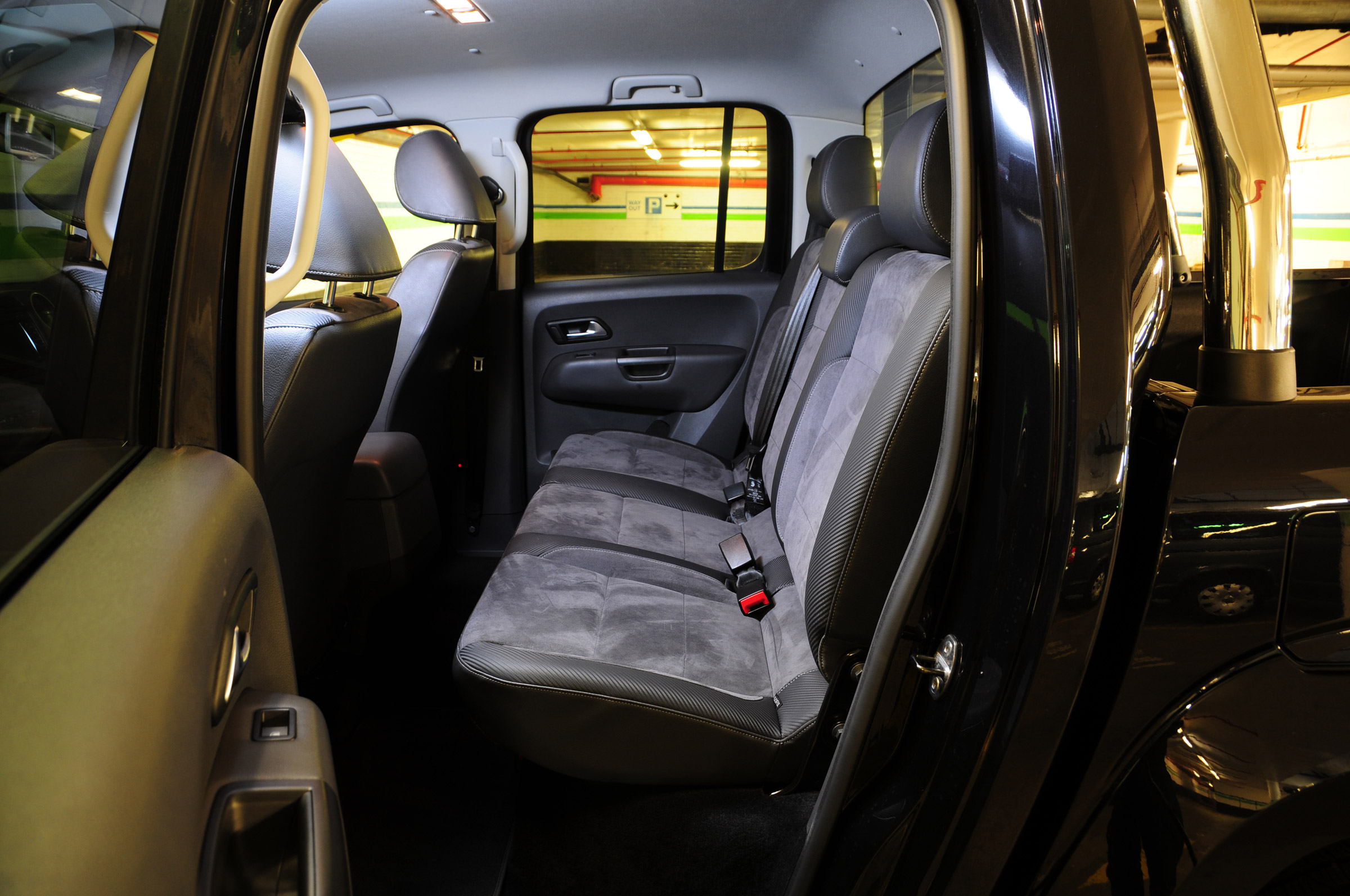 VW Amarok Ultimate 2015 rear seats