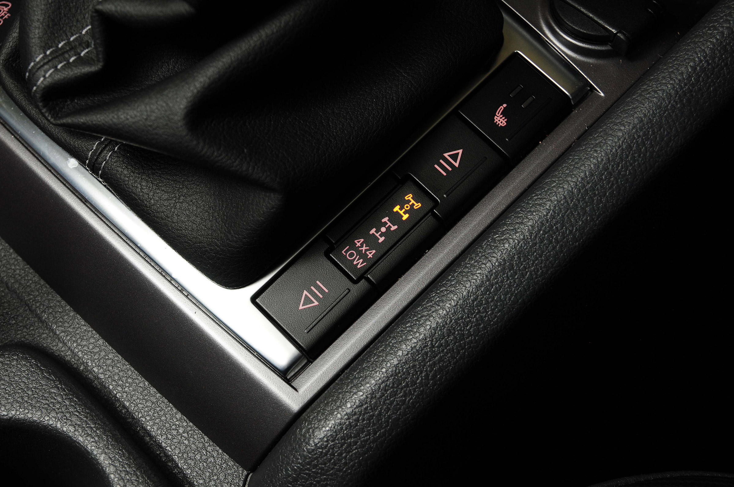 VW Amarok Ultimate 2015 buttons