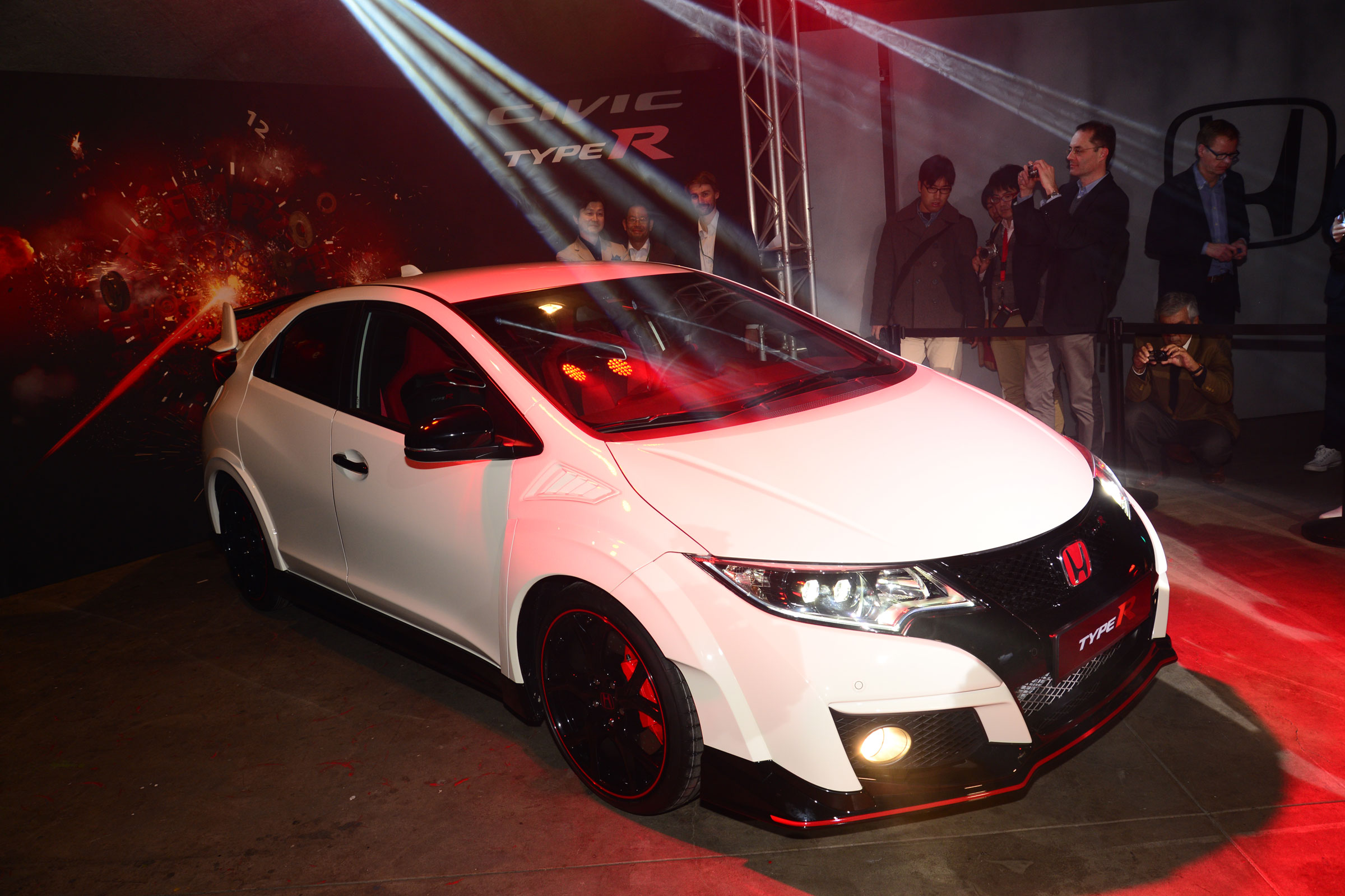 Honda Civic Type R revealed in Geneva 2015