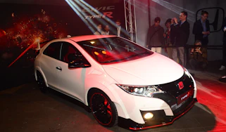 Honda Civic Type R revealed in Geneva 2015