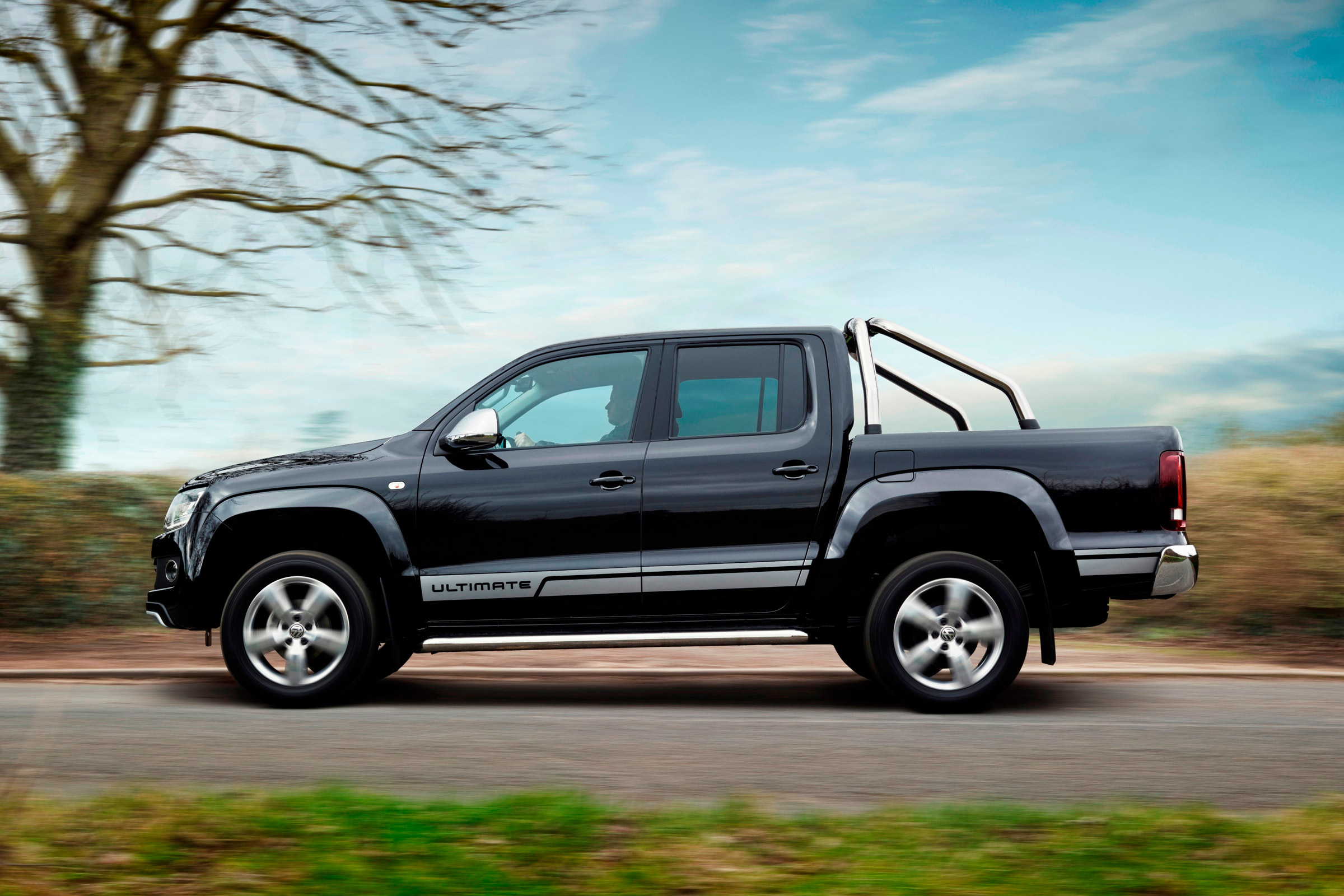VW Amarok Ultimate 2015 side