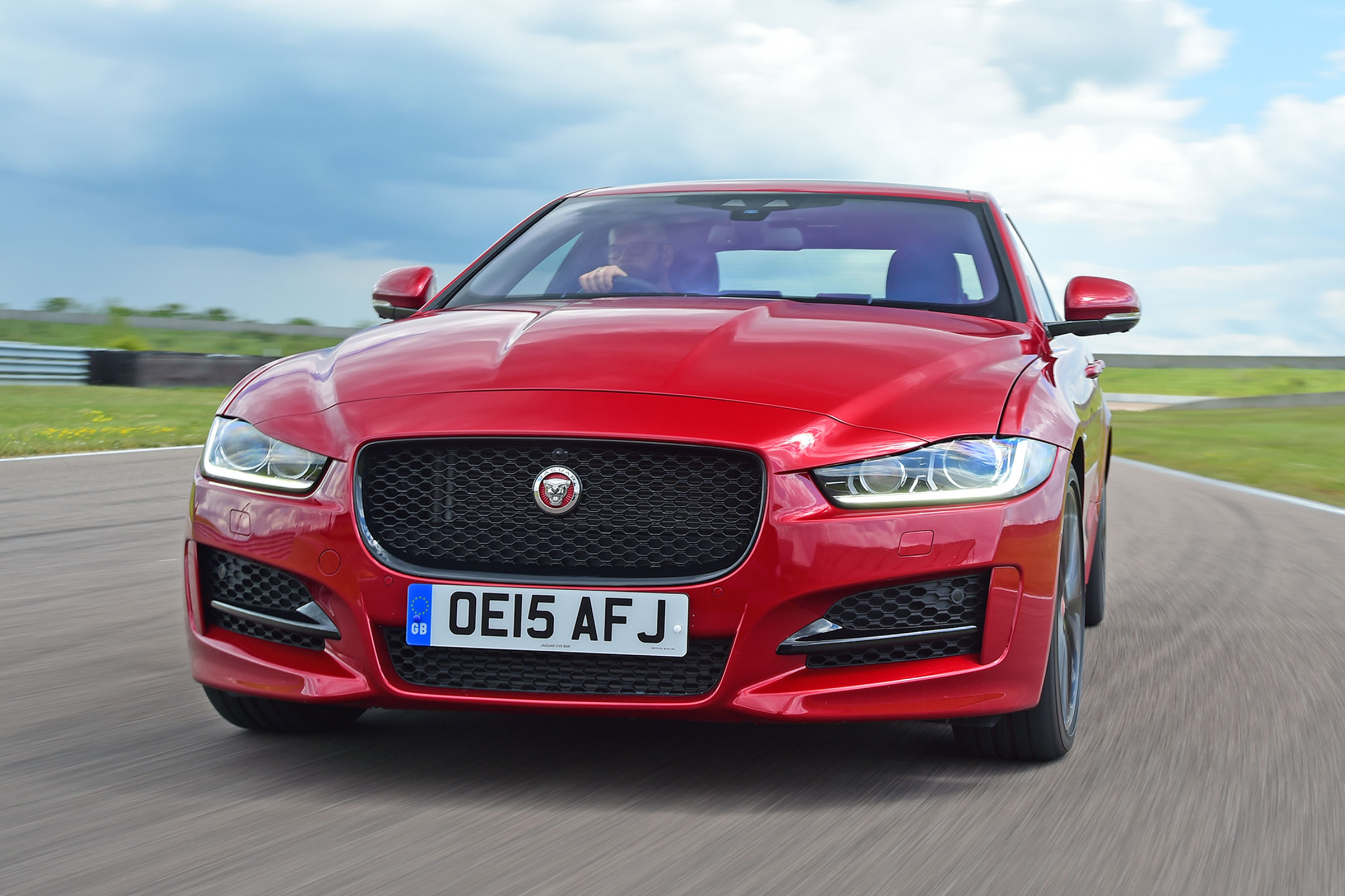 Jaguar XE - nose