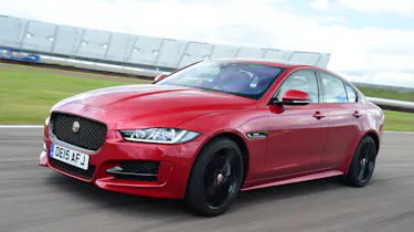 Jaguar XE - action