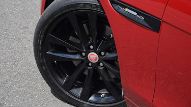 Jaguar XE - wheel