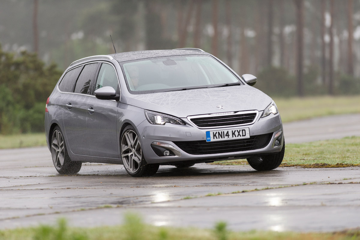 Peugeot 308 SW action