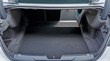 Jaguar XE - boot