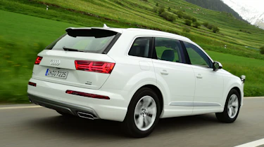 Audi Q7 - rear tracking