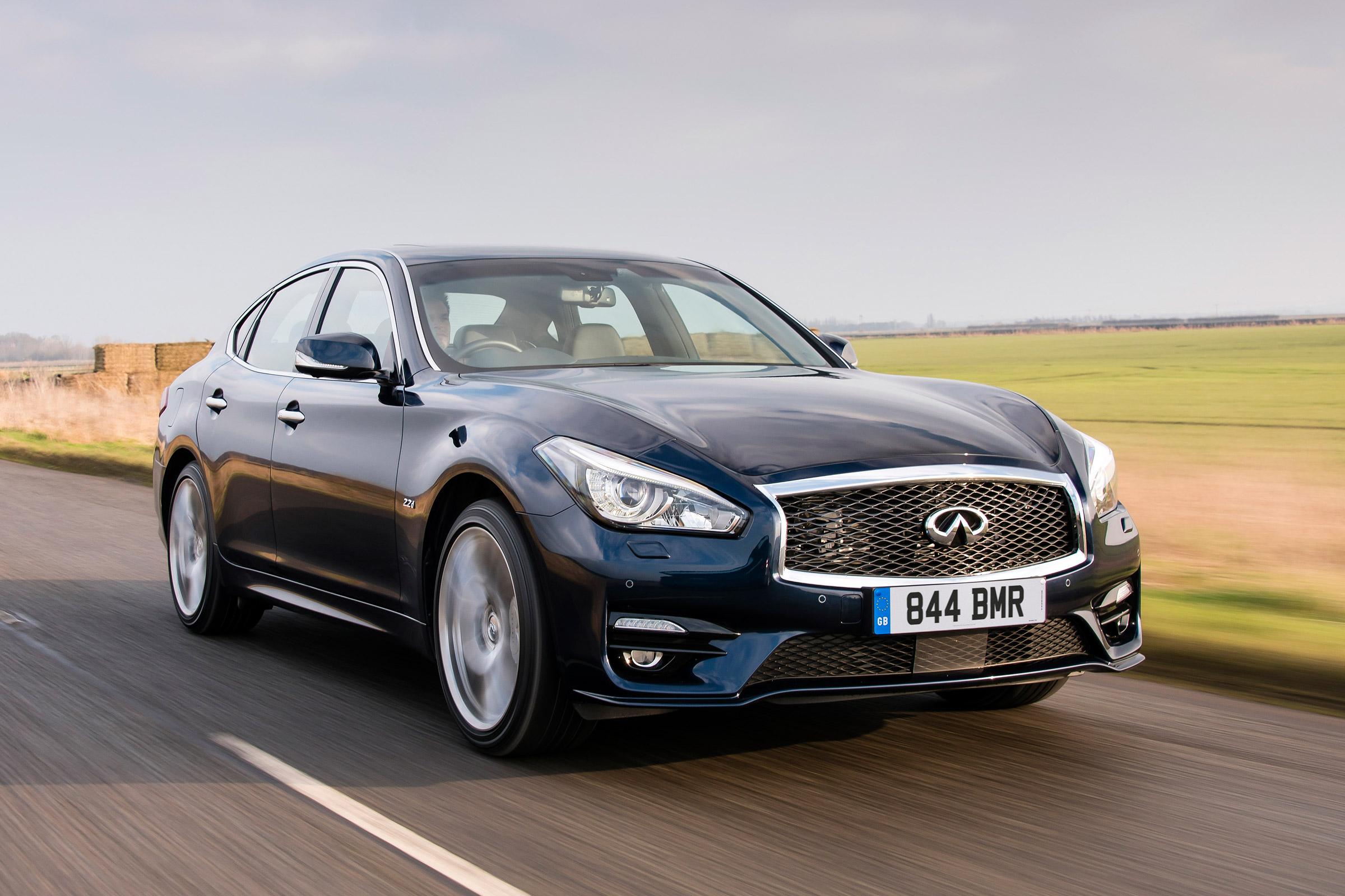 New Infiniti Q70 2015 front