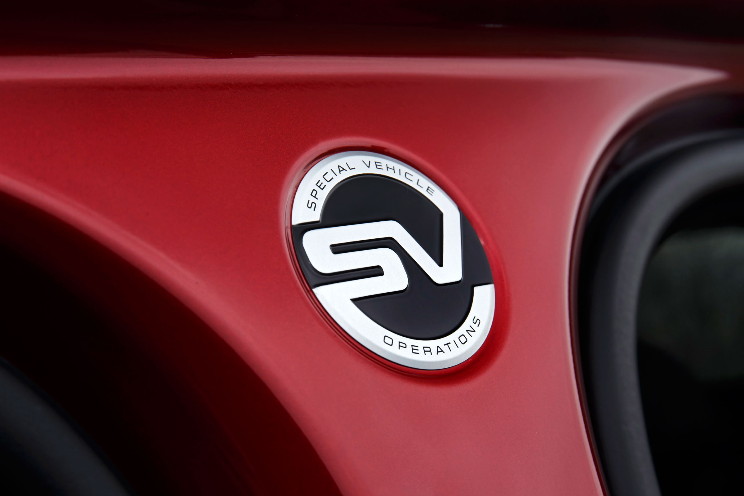 Range Rover Sport SVR - badge