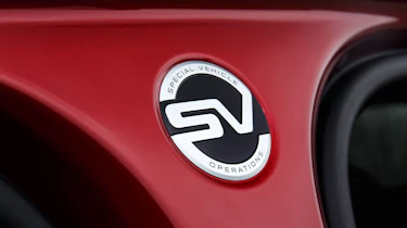 Range Rover Sport SVR - badge