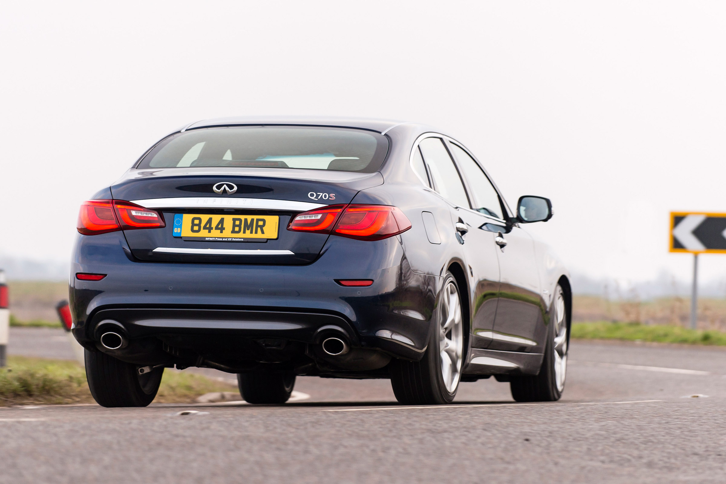 New Infiniti Q70 2015 back