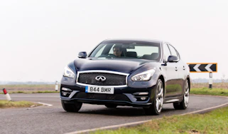 New Infiniti Q70 2015 action