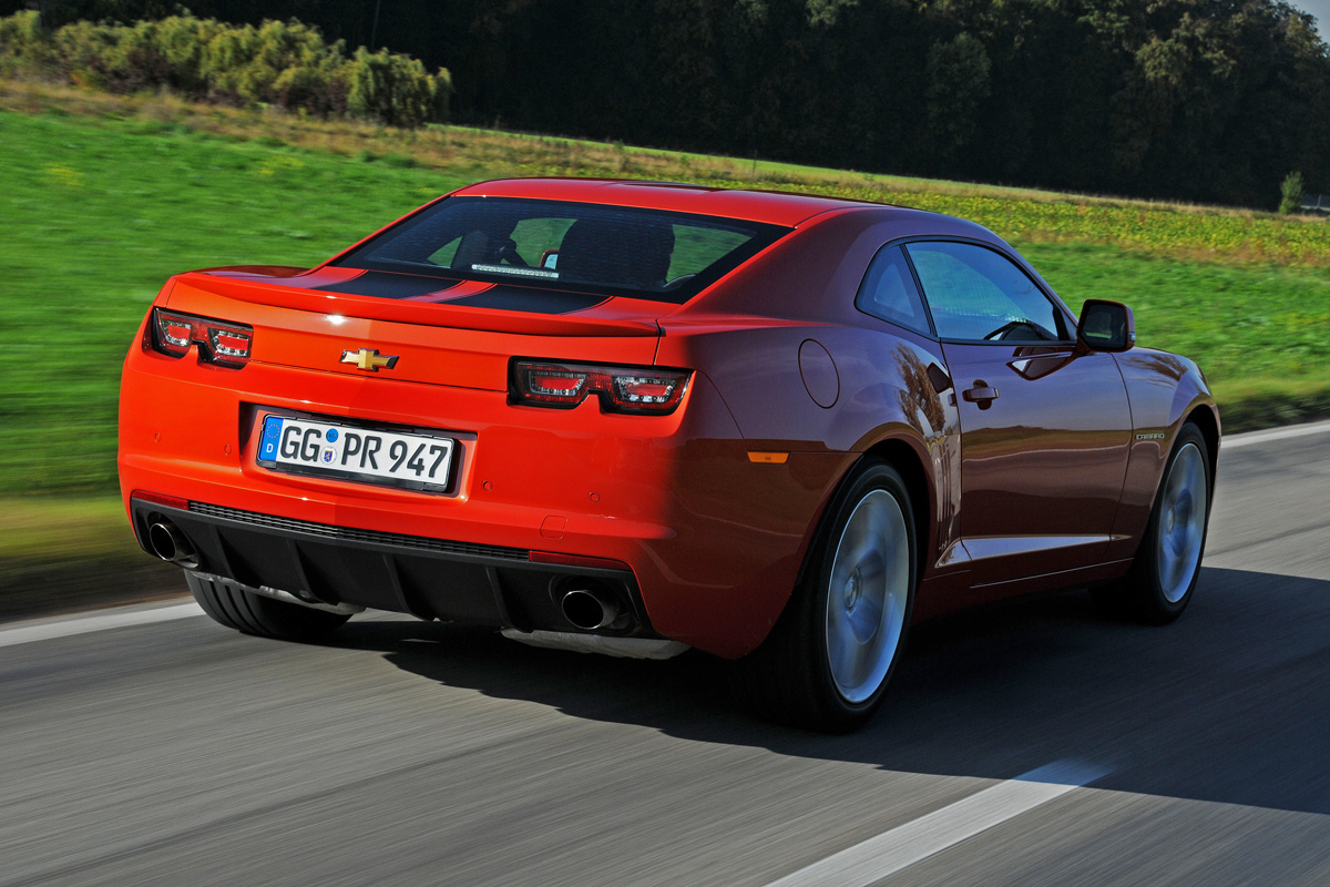 Chevrolet Camaro rear tracking