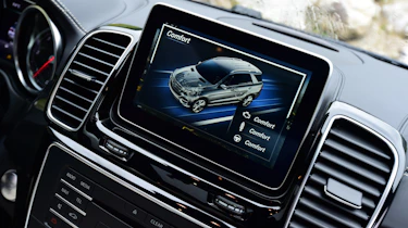 Mercedes GLE 2015 screen