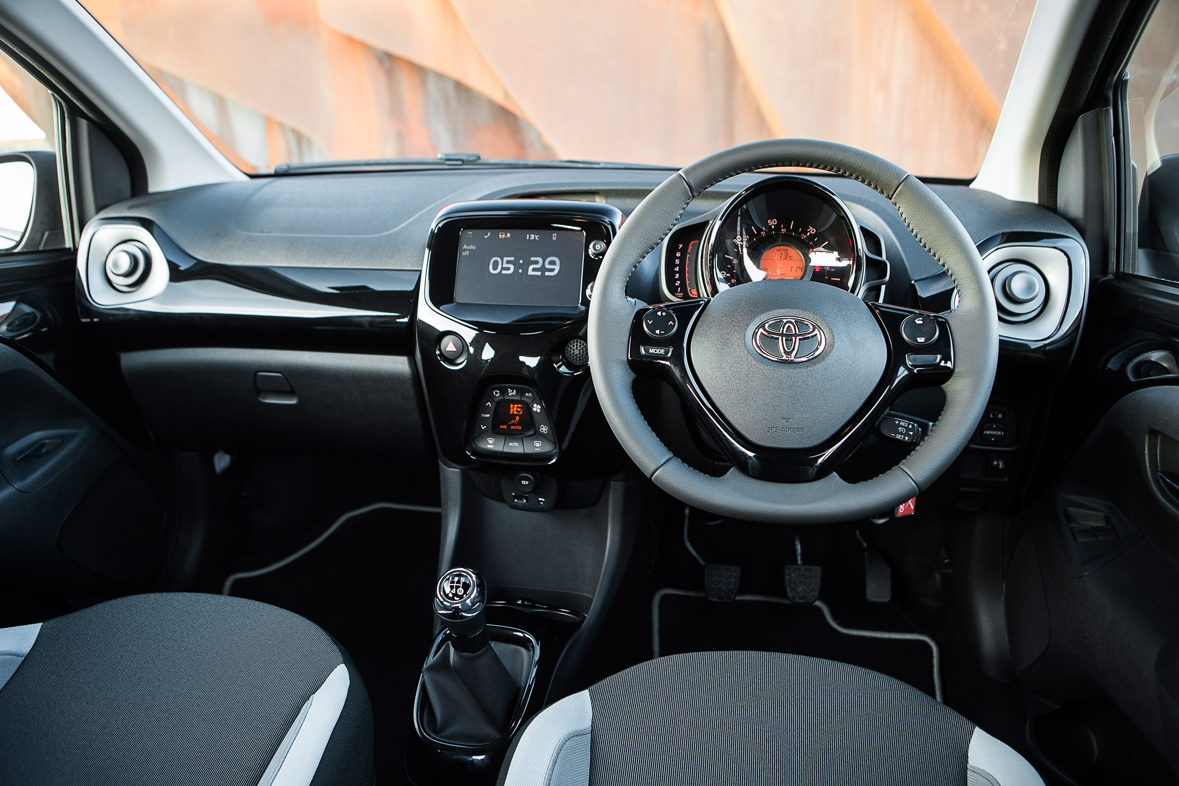 Toyota Aygo X-pression X-Wave interior