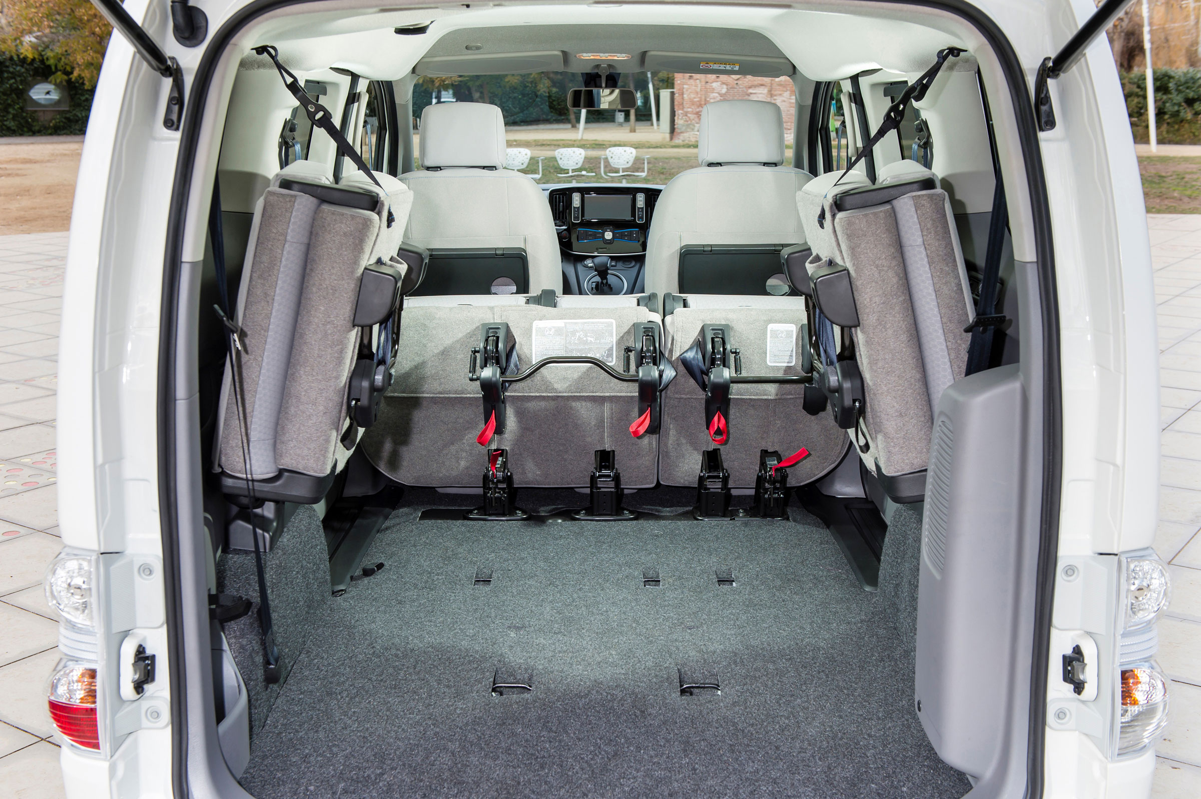 Nissan e-NV200 boot