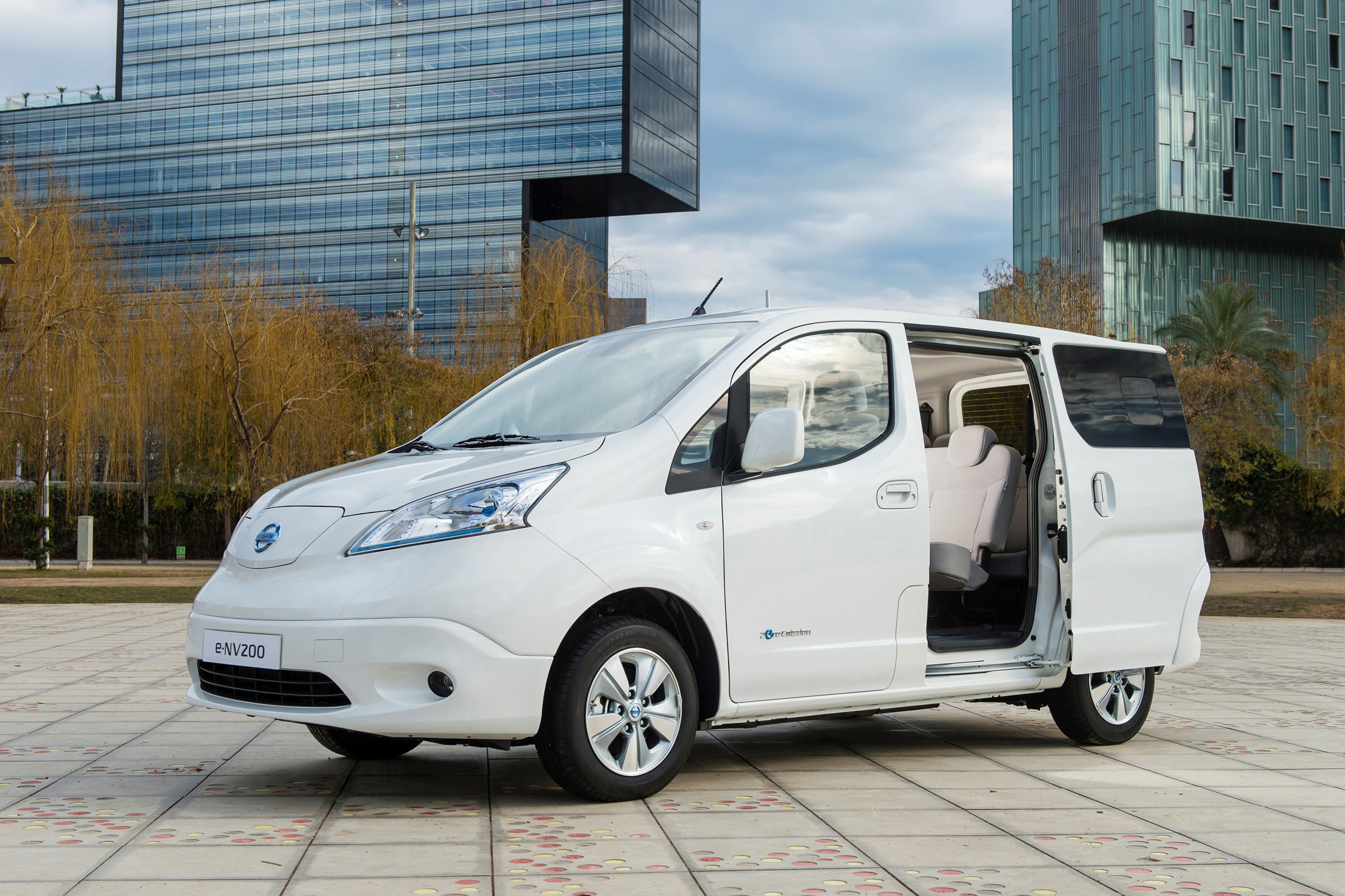 Nissan e-NV200 static