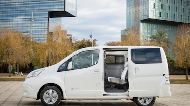 Nissan e-NV200 side