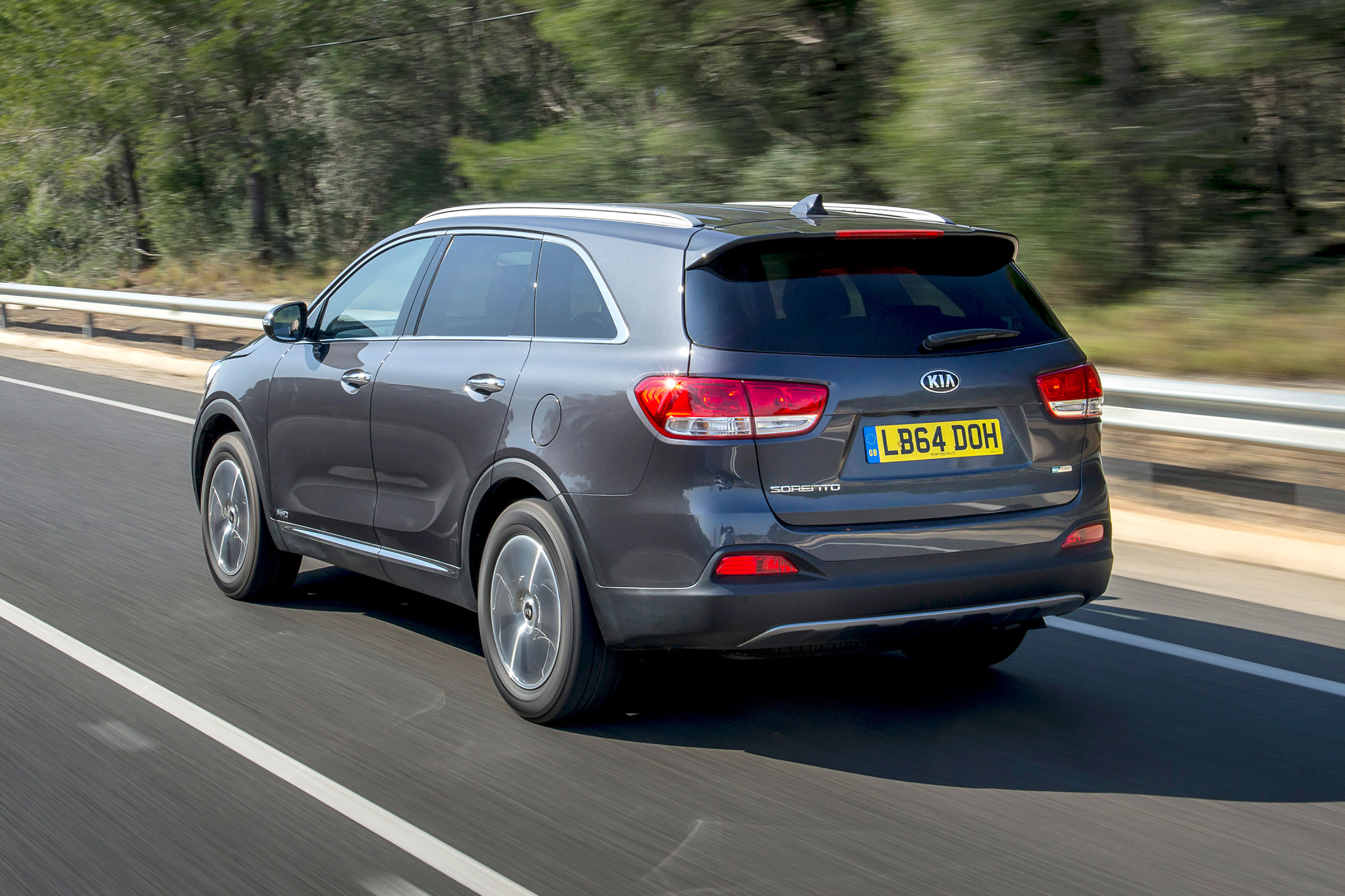 Kia Sorento KX-2 - rear tracking
