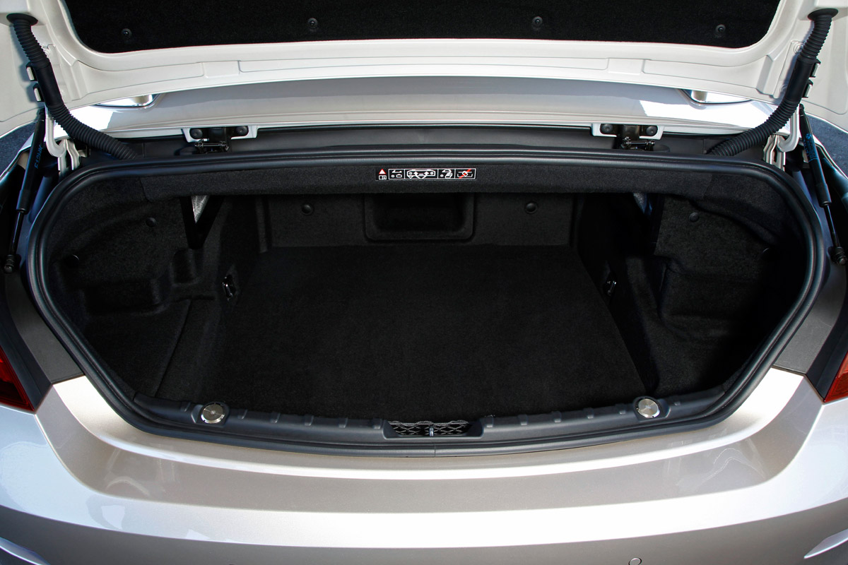 BMW 6 Series Convertible boot