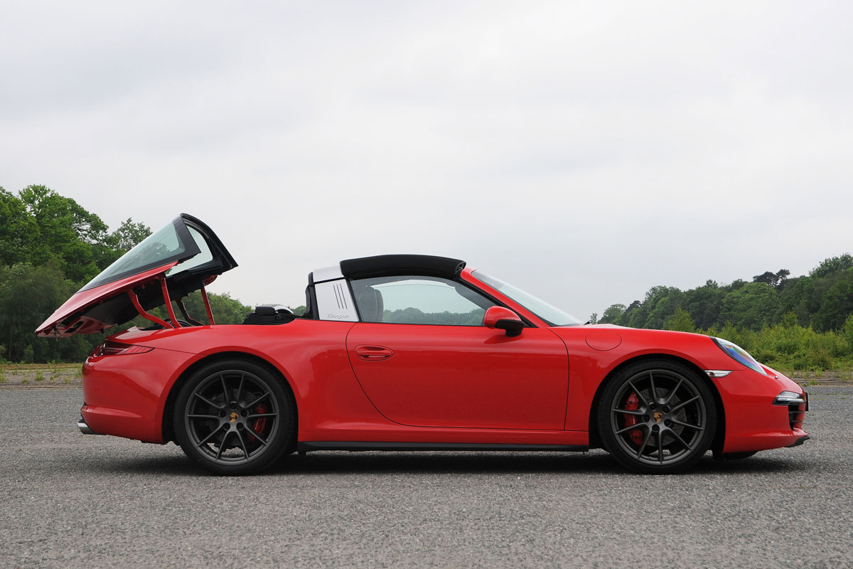 Porsche 911 Targa 4S roof folding