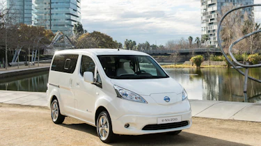 Nissan e-NV200 7 seater - front