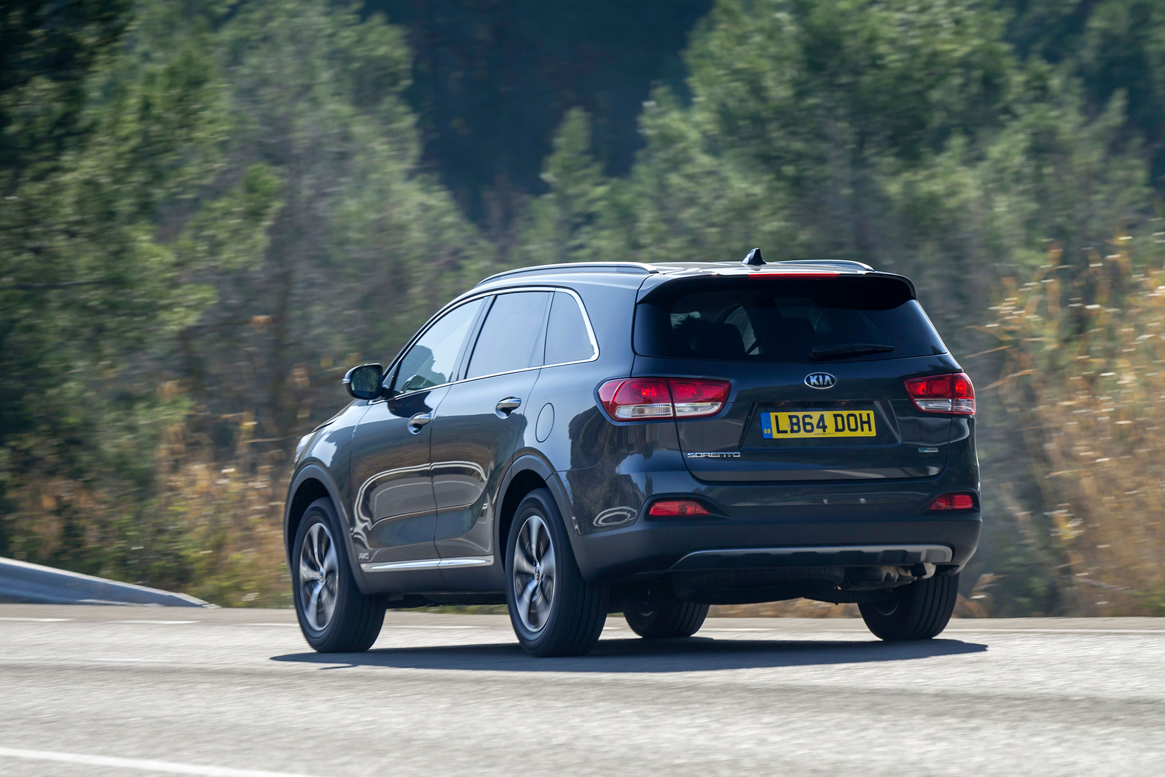 Kia Sorento KX-2 - rear cornering