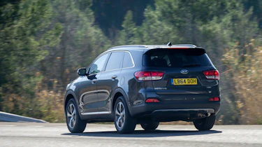 Kia Sorento KX-2 - rear cornering