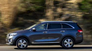Kia Sorento KX-2 - panning