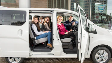 Nissan e-NV200 full