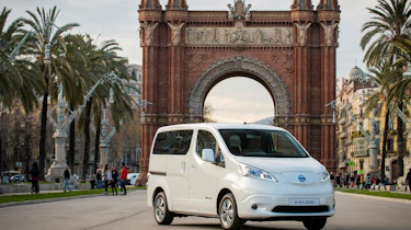 Nissan e-NV200 front on