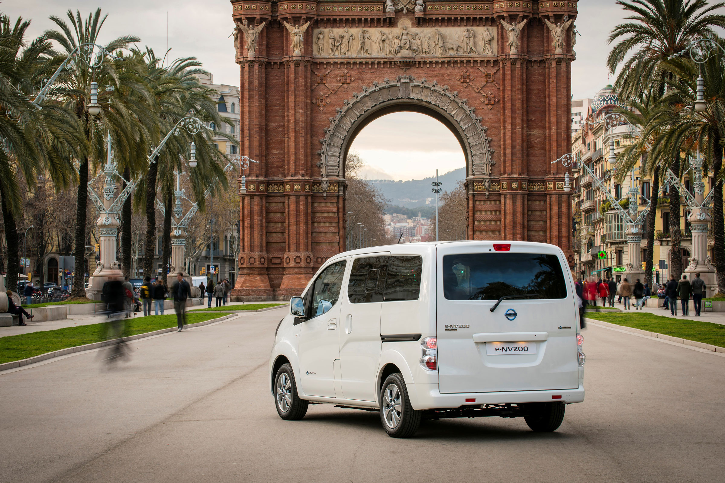 Nissan e-NV200 rear static