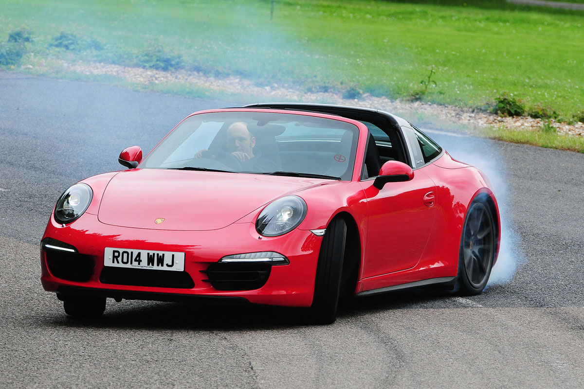 Porsche 911 Targa 4S action