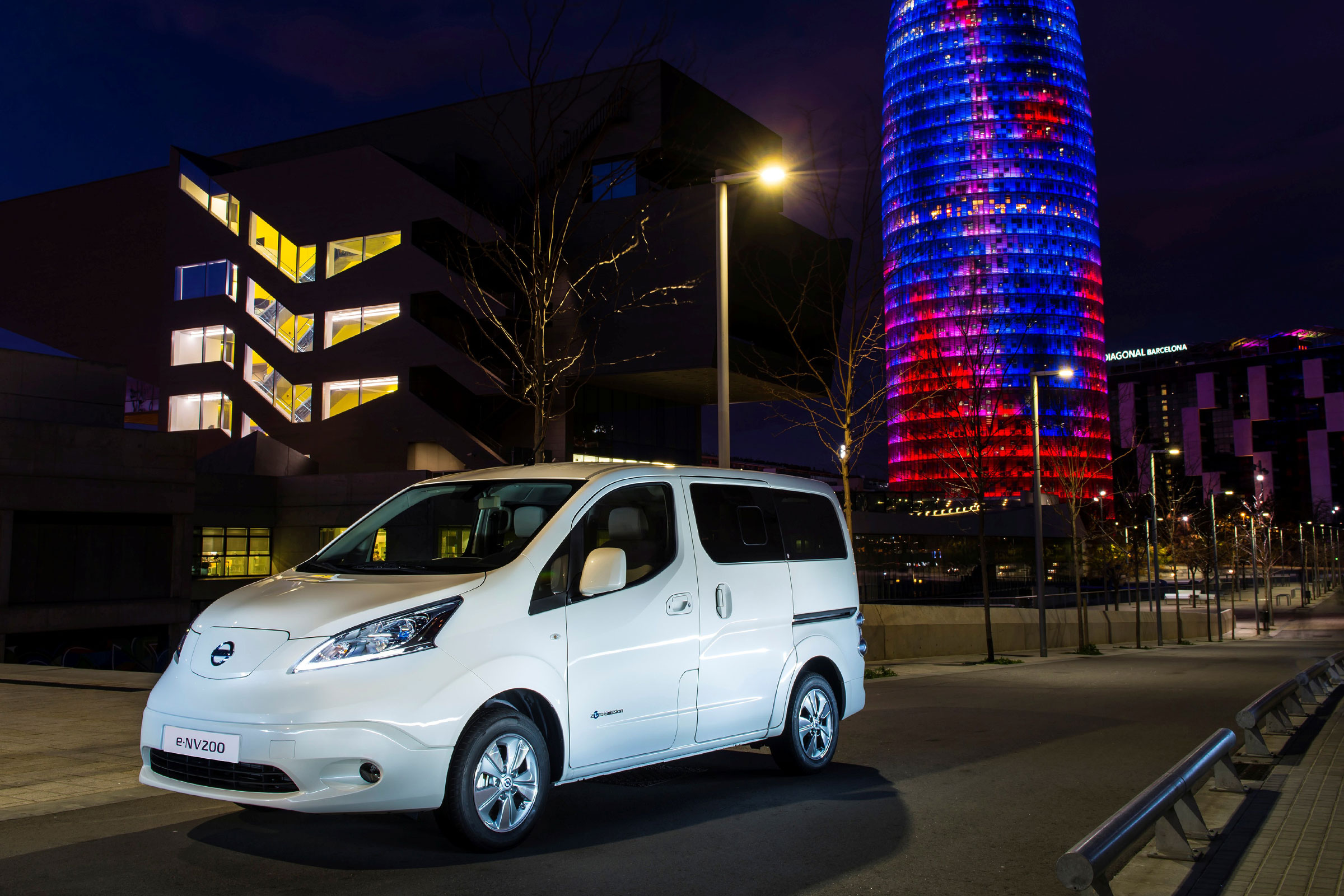 Nissan e-NV200 night