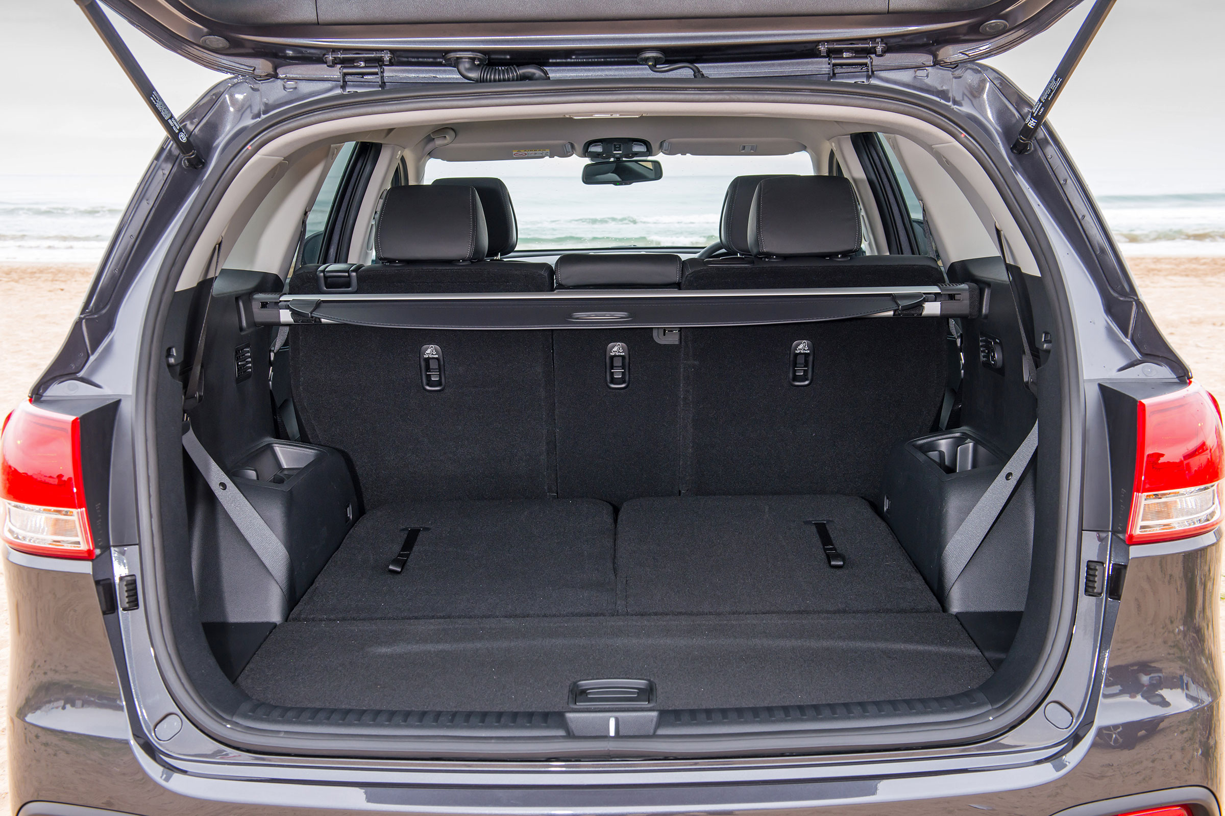 Kia Sorento KX-2 - boot