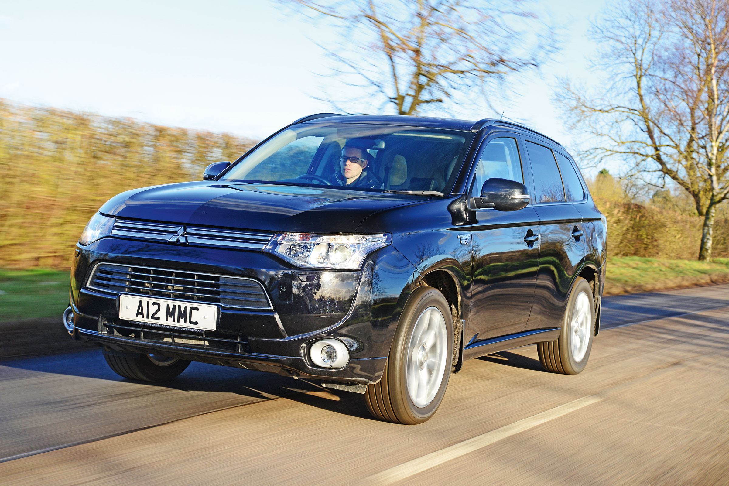 Mitsubishi Outlander PHEV - front tracking