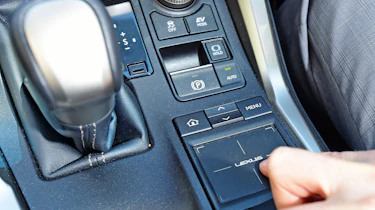 Lexus NX - touchpad controller