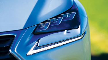 Lexus NX - front lights LEDs