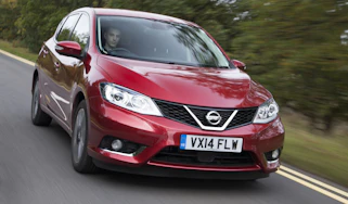 Nissan Pulsar 1.5 dCi Tekna front driving