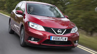 Nissan Pulsar 1.5 dCi Tekna front driving