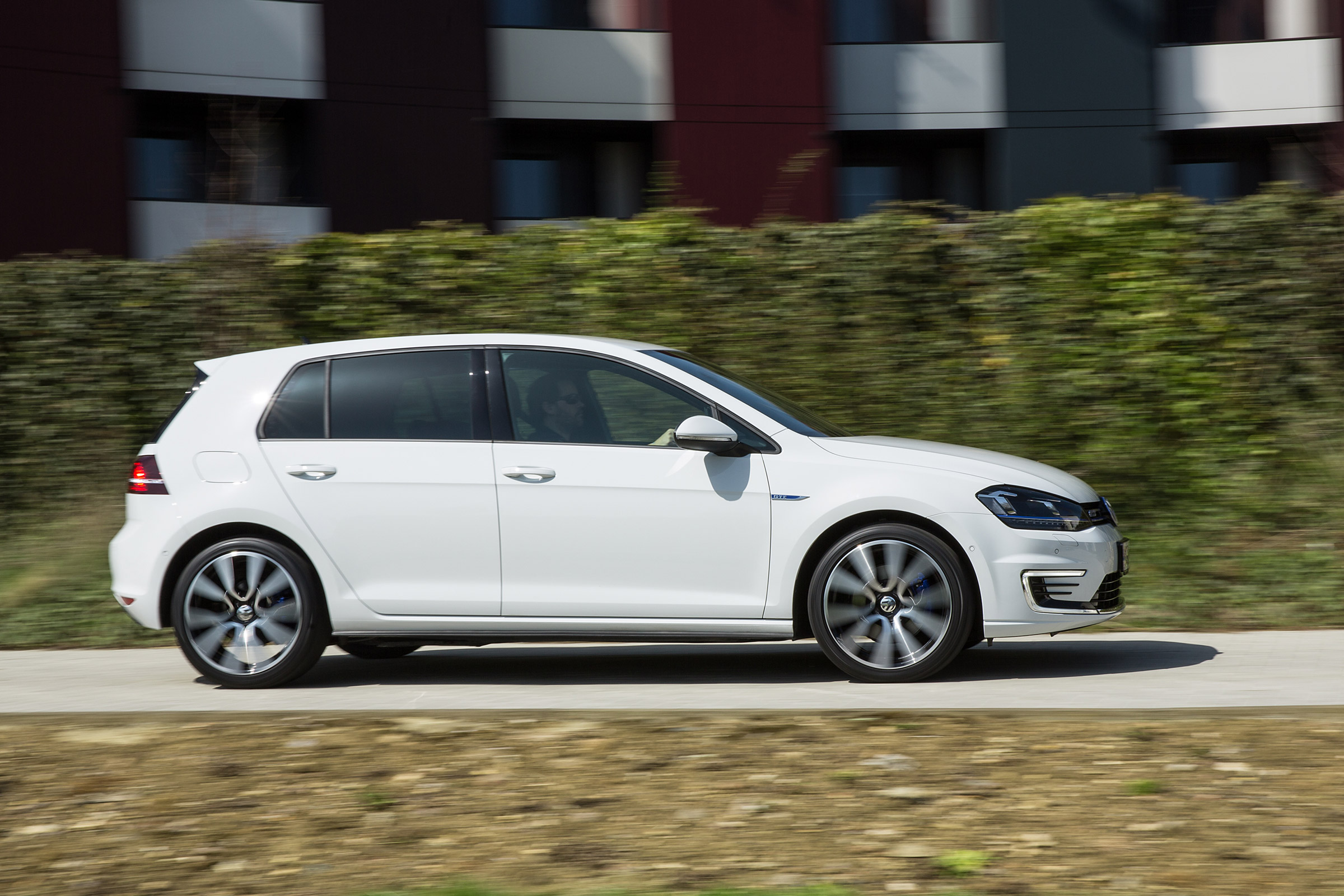 VW Golf GTE hybrid side