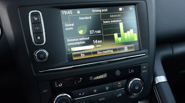 New Renault Kadjar 2015 screen