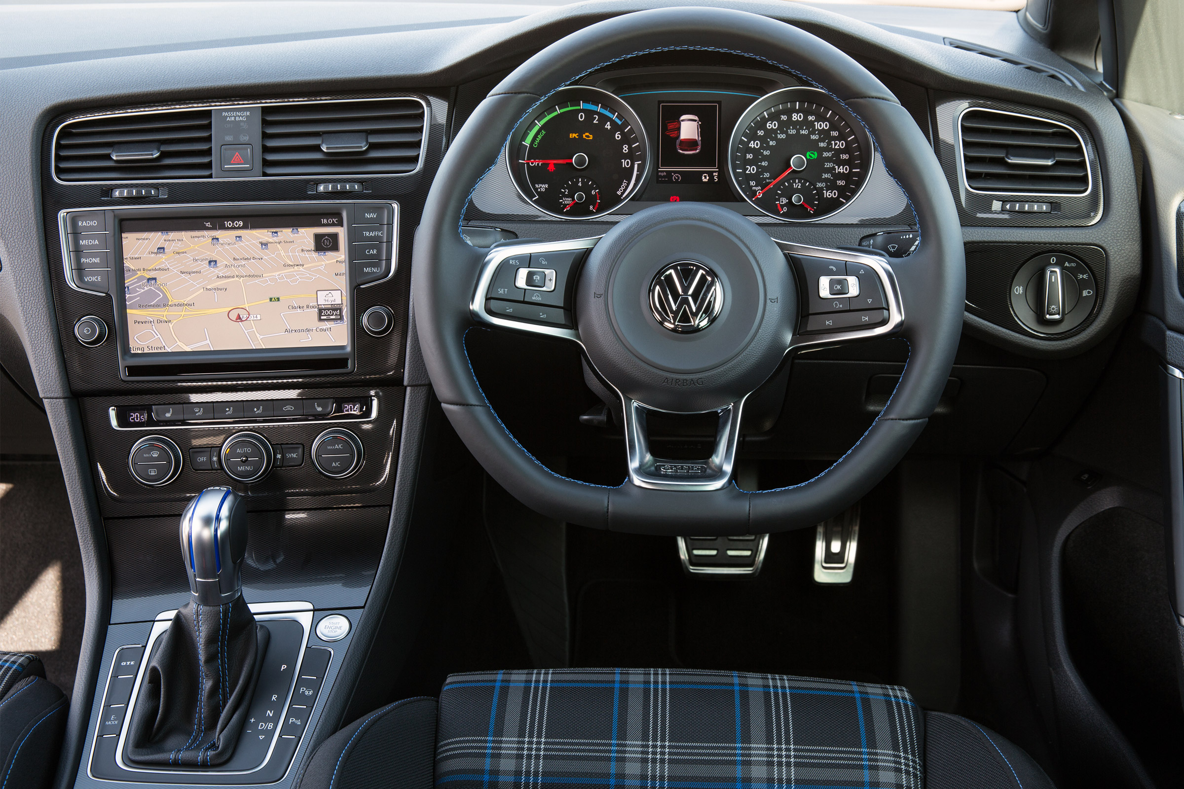 VW Golf GTE hybrid interior