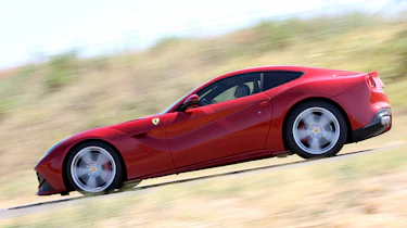 Ferrari F12 Berlinetta panning