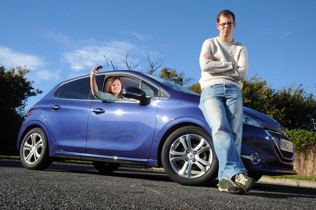 Peugeot 208 front static