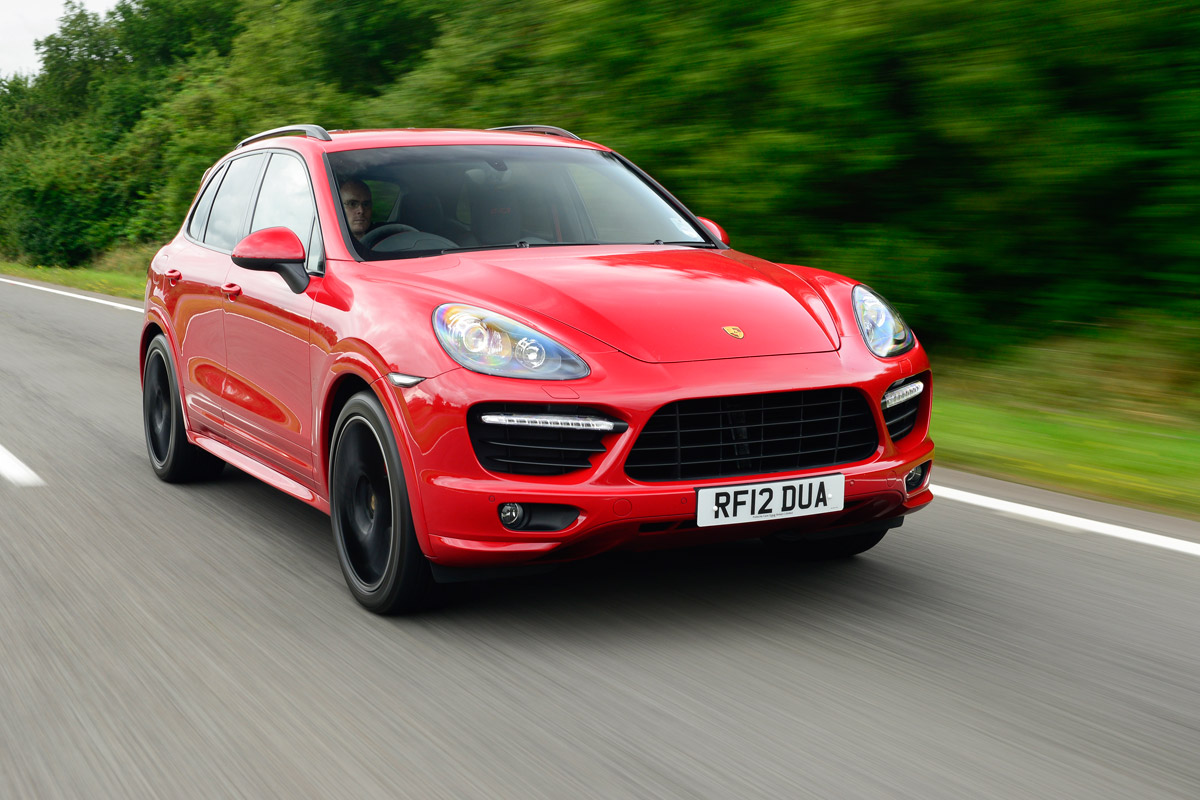 Porsche Cayenne GTS front tracking