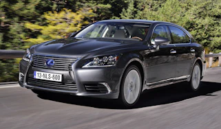 Lexus LS 600h front tracking